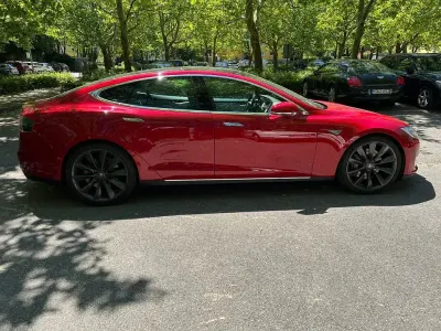 Gebraucht Tesla Model S 269 kW (367 PS) 2014 Rot Kleinwagen