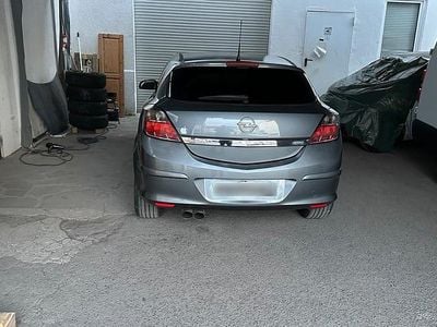 Usata Opel Astra GTC 105 CV (77 kW) 2005 Grigio Coupé