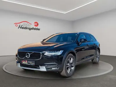 Używany Volvo V90 CC Pro 190 KM (139 kW) 2020 Czarny Kombi