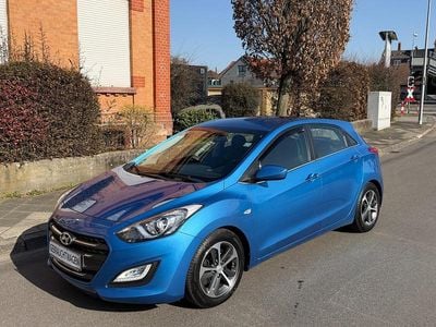 Gebraucht Hyundai i30 YES! Silver 135 PS (99 kW) 2015 Blau Limousine