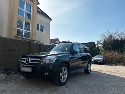 Second-hand Mercedes GLK220 170 CP (125 kW) 2009 Negru SUV