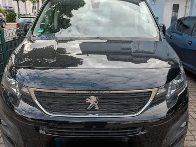 Gebraucht Peugeot Rifter Allure 131 PS (96 kW) 2019 Schwarz Van / Kleinbus