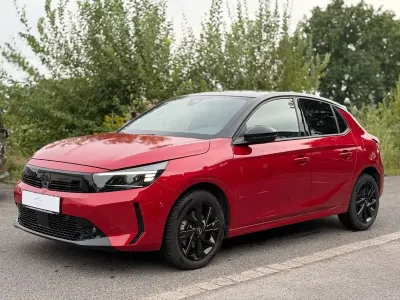 Gebraucht Opel Corsa 101 PS (74 kW) 2024 Rot Kleinwagen
