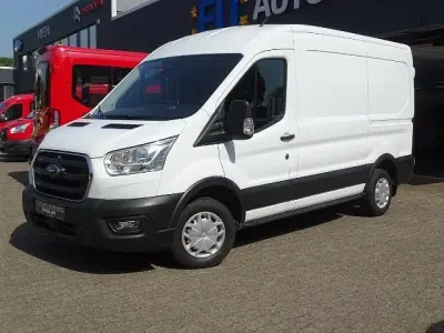Gebraucht Ford Transit Trend 131 PS (96 kW) 2022 Frostweiß Van