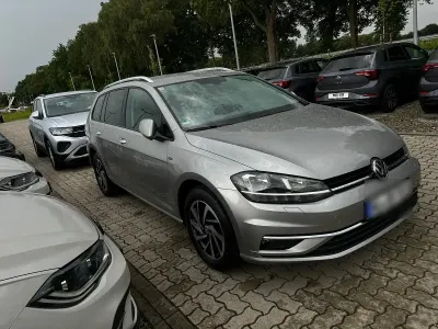Gebraucht VW Golf VII 150 PS (110 kW) 2018 Silber Kombi
