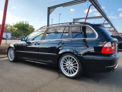 Gebraucht BMW 325 Basis 192 PS (141 kW) 2003 Schwarz Kombi