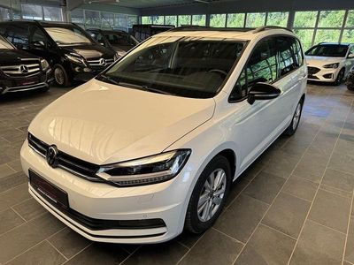 Weiß Gebraucht 2025 VW Touran Highline Van / Kleinbus | 33.500 € (Guter Preis)