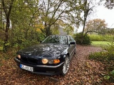 BMW 728