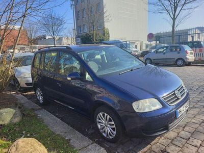 gebraucht VW Touran Basis 7 SITZER --6-gang klima-1-9-TDI