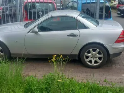 Gebraucht Mercedes SLK230 193 PS (141 kW) 1997 Silber Cabrio