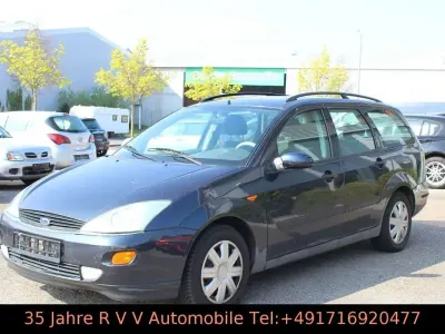 Używany Ford Focus Ghia 131 KM (96 kW) 2000 Niebieski Kombi