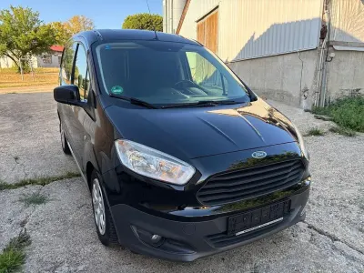 Gebraucht Ford Transit Courier Trend 101 PS (74 kW) 2017 Schwarz Van