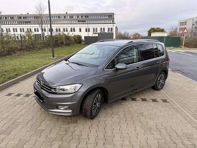 Grau Gebraucht 2016 VW Touran Highline Van / Kleinbus | 14.900 € (Guter Preis)