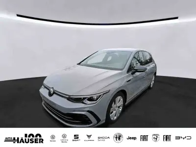 Używany VW Golf VIII R-line 190 KM (139 kW) 2024 Szary Sedan/Limuzyna