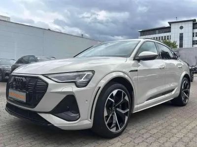 Gebraucht Audi e-tron Sportback Sport 369 kW (503 PS) 2022 Individuallackierungen audi ex SUV