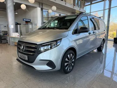 Gebraucht Mercedes Vito 190 PS (139 kW) 2026 Hightechsilber metallic Van