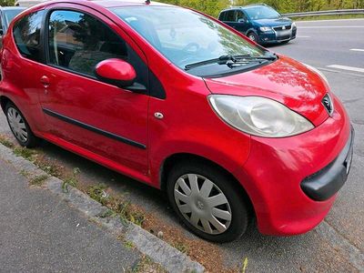 Usata Peugeot 107 69 CV (50 kW) 2006 Rosso Utilitaria
