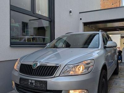 Silber Gebraucht 2012 Skoda Octavia Kombi | 6.300 € (Guter Preis)