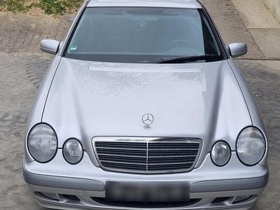 Gebraucht Mercedes E200 163 PS (119 kW) 2000 Silber Limousine