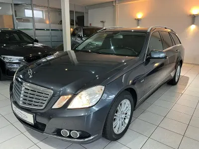 Gebraucht Mercedes E220 170 PS (125 kW) 2010 Grau Kombi