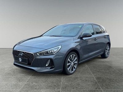 Gebraucht Hyundai i30 Intro Edition 120 PS (88 kW) 2017 Grau Limousine