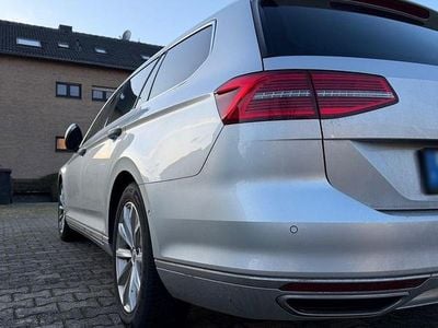 Gebraucht VW Passat Highline 190 PS (139 kW) 2018 Silber Kombi