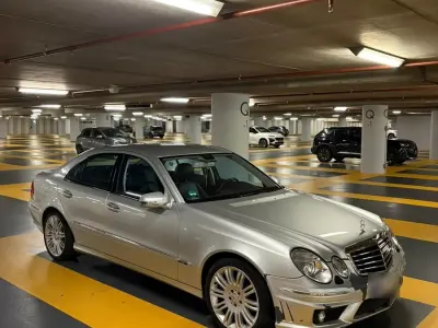 Gebraucht Mercedes E320 Avantgarde 224 PS (164 kW) 2006 Silber Limousine