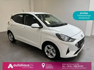 Gebraucht Hyundai i10 Trend 67 PS (49 kW) 2021 Weiß Kleinwagen