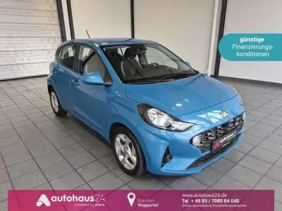 Gebraucht Hyundai i10 Trend 84 PS (61 kW) 2023 Blau Kleinwagen