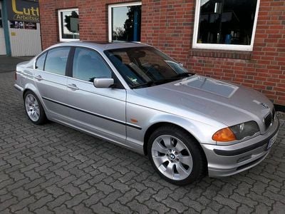 BMW 323