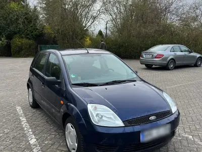 Gebraucht Ford Fiesta 69 PS (50 kW) 2005 Blau Kleinwagen