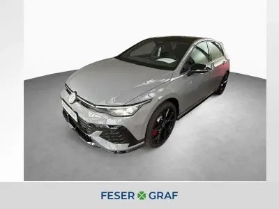 Neu VW Golf VIII GTI 300 PS (220 kW) 2026 Mondsteingrau Limousine