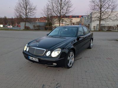 Gebraucht Mercedes E200 Classic 163 PS (119 kW) 2005 Schwarz Limousine