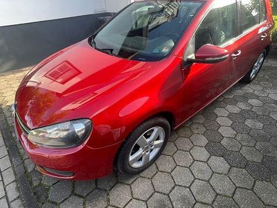 Gebraucht VW Golf VI Style 122 PS (89 kW) 2011 Rot Kleinwagen