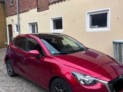 Gebraucht Mazda 2 Center-Line 75 PS (55 kW) 2018 Rot Limousine