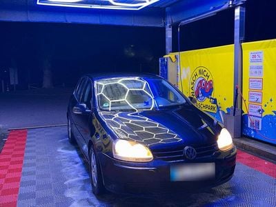 Second-hand VW Golf IV 105 CP (77 kW) 2005 Negru Hatchback