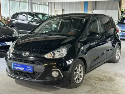 Gebraucht Hyundai i10 Passion 67 PS (49 kW) 2016 Schwarz Kleinwagen