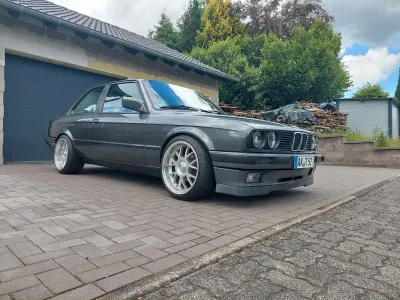 Gebraucht BMW 325 Performance 192 PS (141 kW) 1990 Grau Limousine