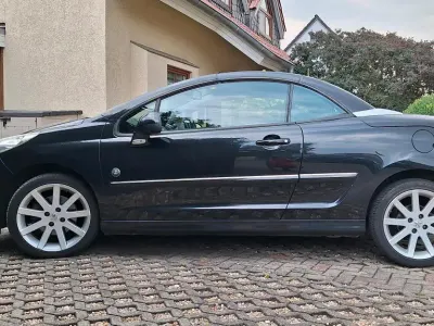 Gebraucht Peugeot 207 CC Roland Garros 120 PS (88 kW) 2010 Schwarz Cabrio