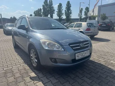 Gebraucht Kia Ceed 143 PS (105 kW) 2009 Blau Kleinwagen