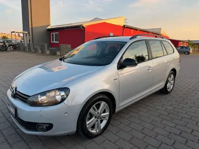 Gebraucht VW Golf VII Match 105 PS (77 kW) 2013 Silber Kombi