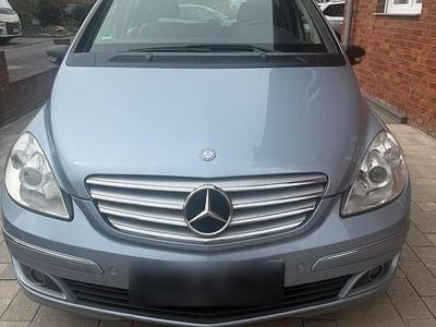 Usata Mercedes B200 136 CV (100 kW) 2006 Blu Monovolume