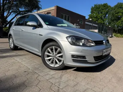 Gebraucht VW Golf VII LOUNGE 110 PS (80 kW) 2015 Silber Limousine