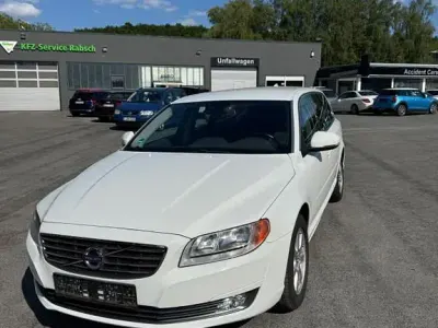 Gebraucht Volvo V70 Kinetic 179 PS (131 kW) 2013 Weiß Kombi
