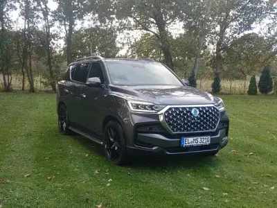 Gebraucht SsangYong Rexton Sapphire 203 PS (149 kW) 2024 Grau SUV