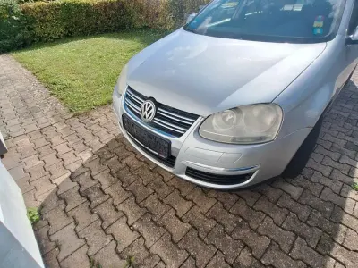 Używany VW Jetta Comfortline 105 KM (77 kW) 2007 Srebrny Sedan/Limuzyna