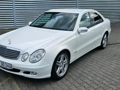 Gebraucht Mercedes E240 177 PS (130 kW) 2002 Weiß Limousine