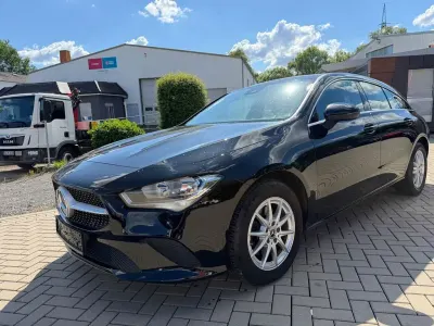 Gebraucht Mercedes CLA180 Shooting Brake 116 PS (85 kW) 2020 Schwarz Kombi