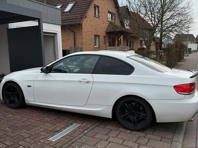 Gebraucht BMW 325 M Sport 197 PS (144 kW) 2008 Weiß Coupé