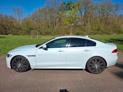 Gebraucht Jaguar XE R-Sport 179 PS (131 kW) 2016 Weiß Limousine